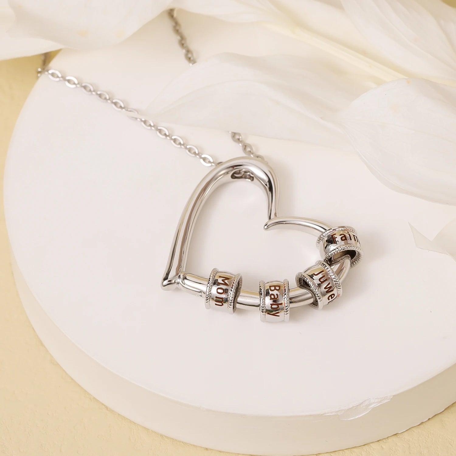 Custom Charming Heart Necklace with Engraved Beads in Gold Plating Mother'S Day Mom Letter Diy Bead Women'S Necklace Gift